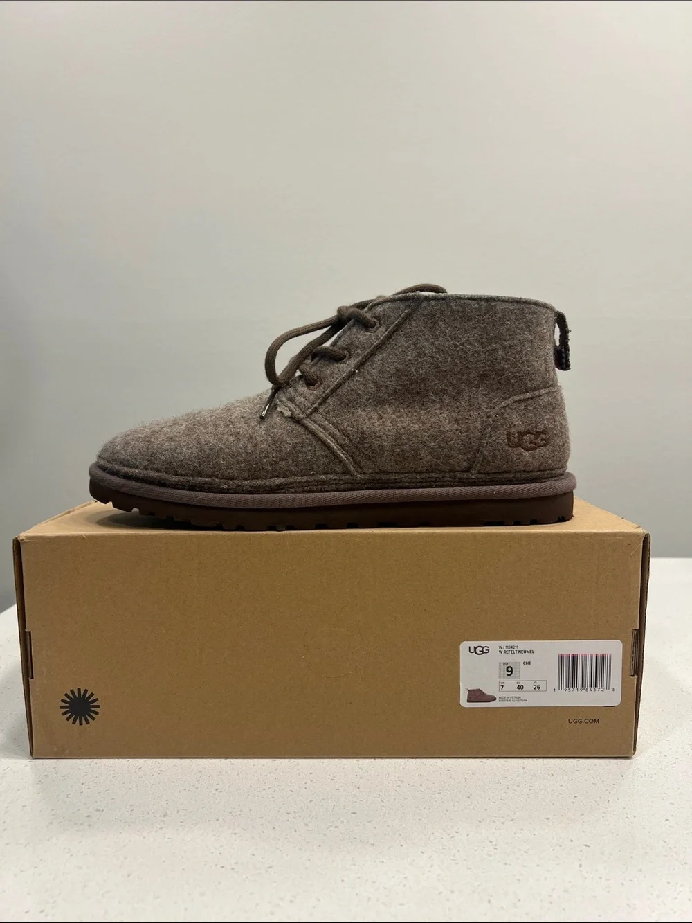 UGG Refelt Neumel Women’s size 9